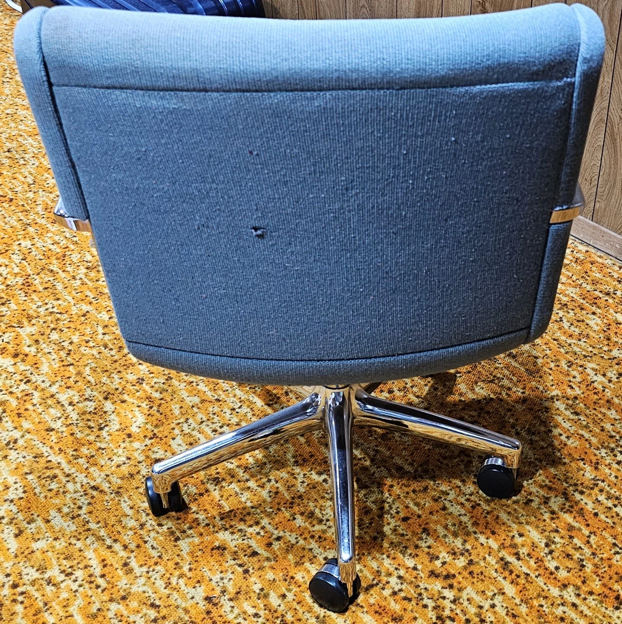 Drawer, table, two rolling chairs and exercise bike all for $50 - photo 4
