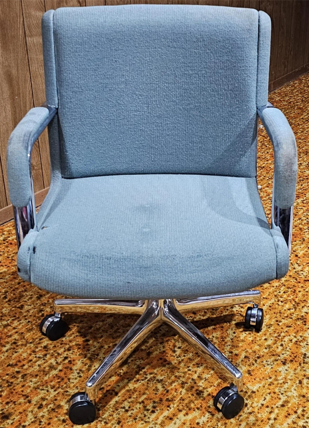 Drawer, table, two rolling chairs and exercise bike all for $50 - photo 5