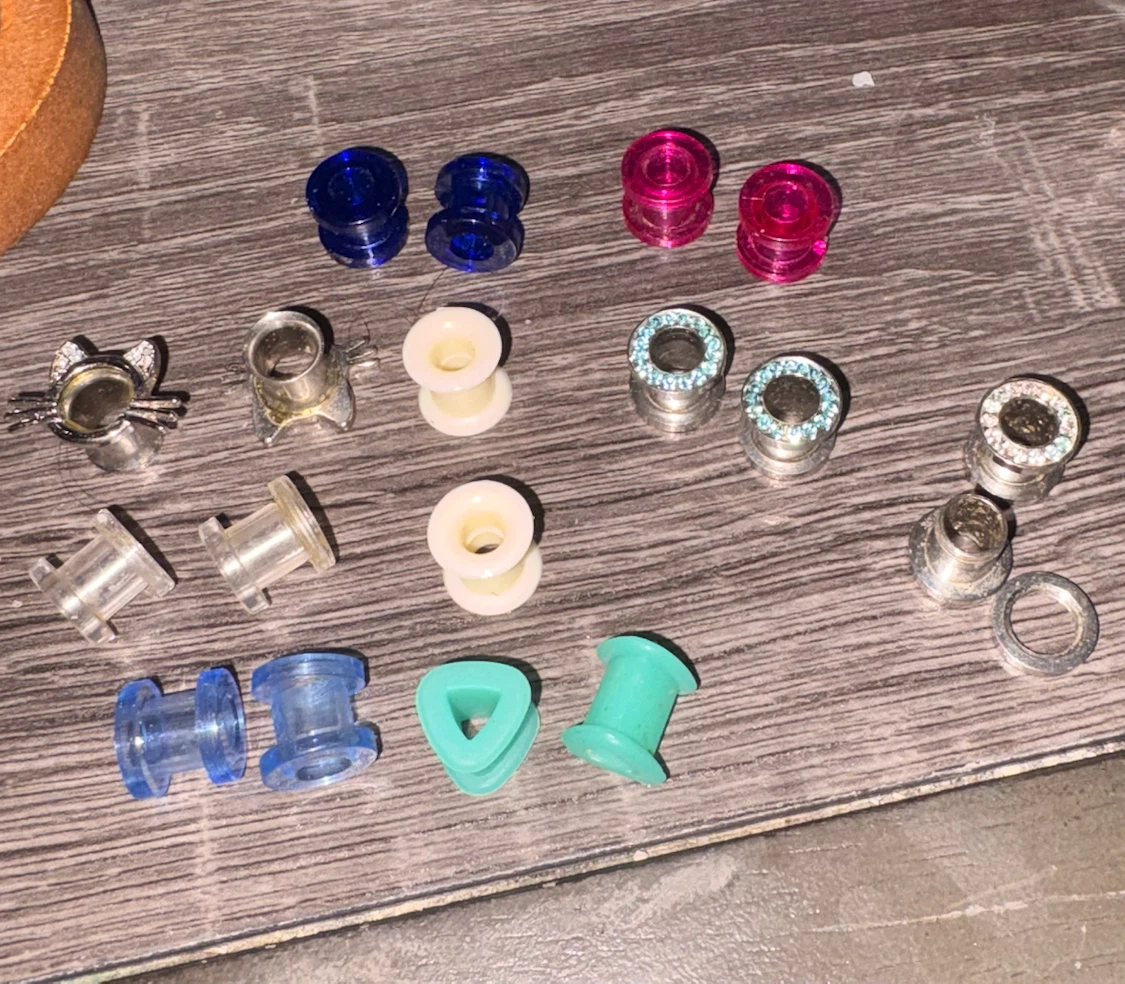Assorted Ear Stretching Plugs and Tunnels - photo 3