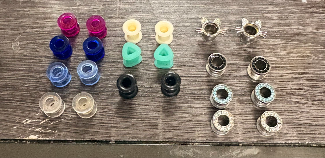 Assorted Ear Stretching Plugs and Tunnels - photo 4