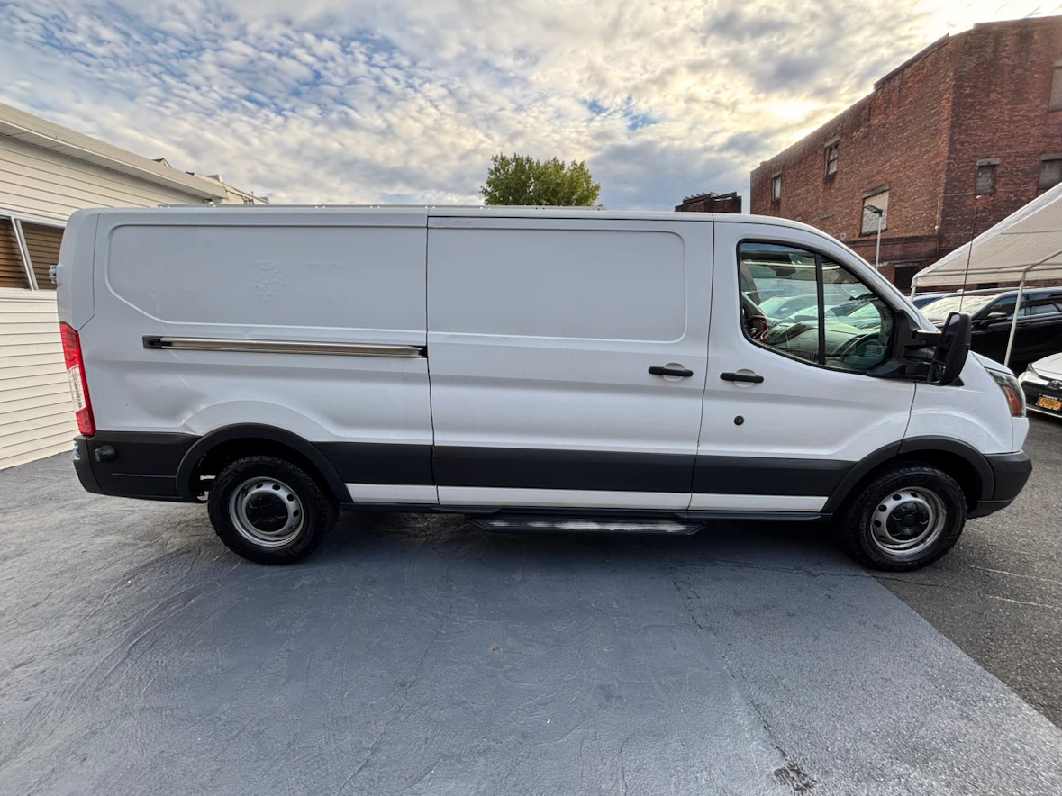 Ford Transit Cargo Van XL Low Roof 2016 - photo 2