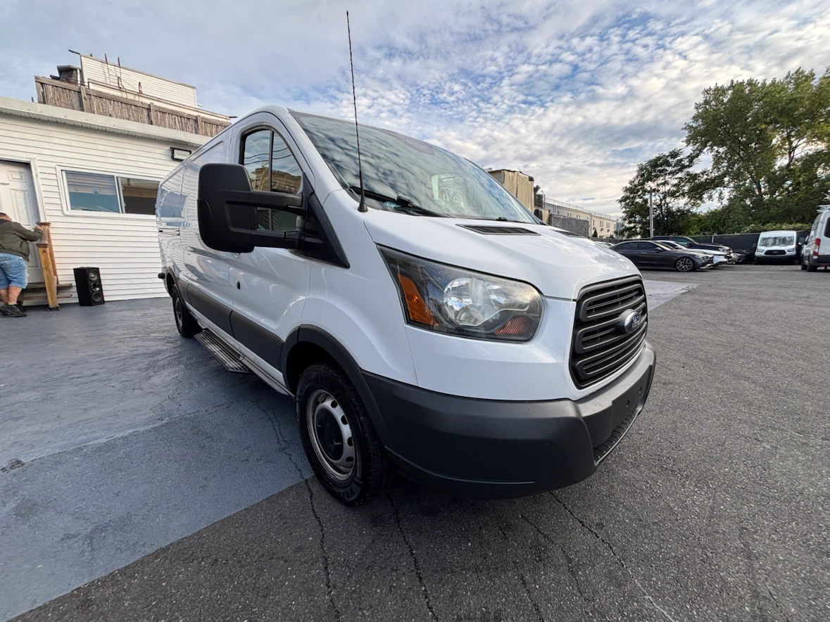 Ford Transit Cargo Van XL Low Roof 2016 - photo 3