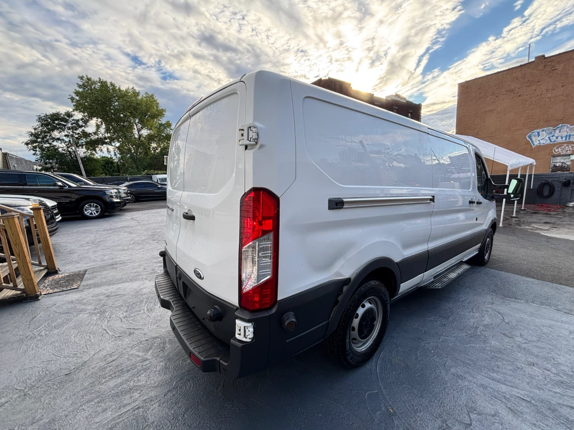 Ford Transit Cargo Van XL Low Roof 2016 - photo 5