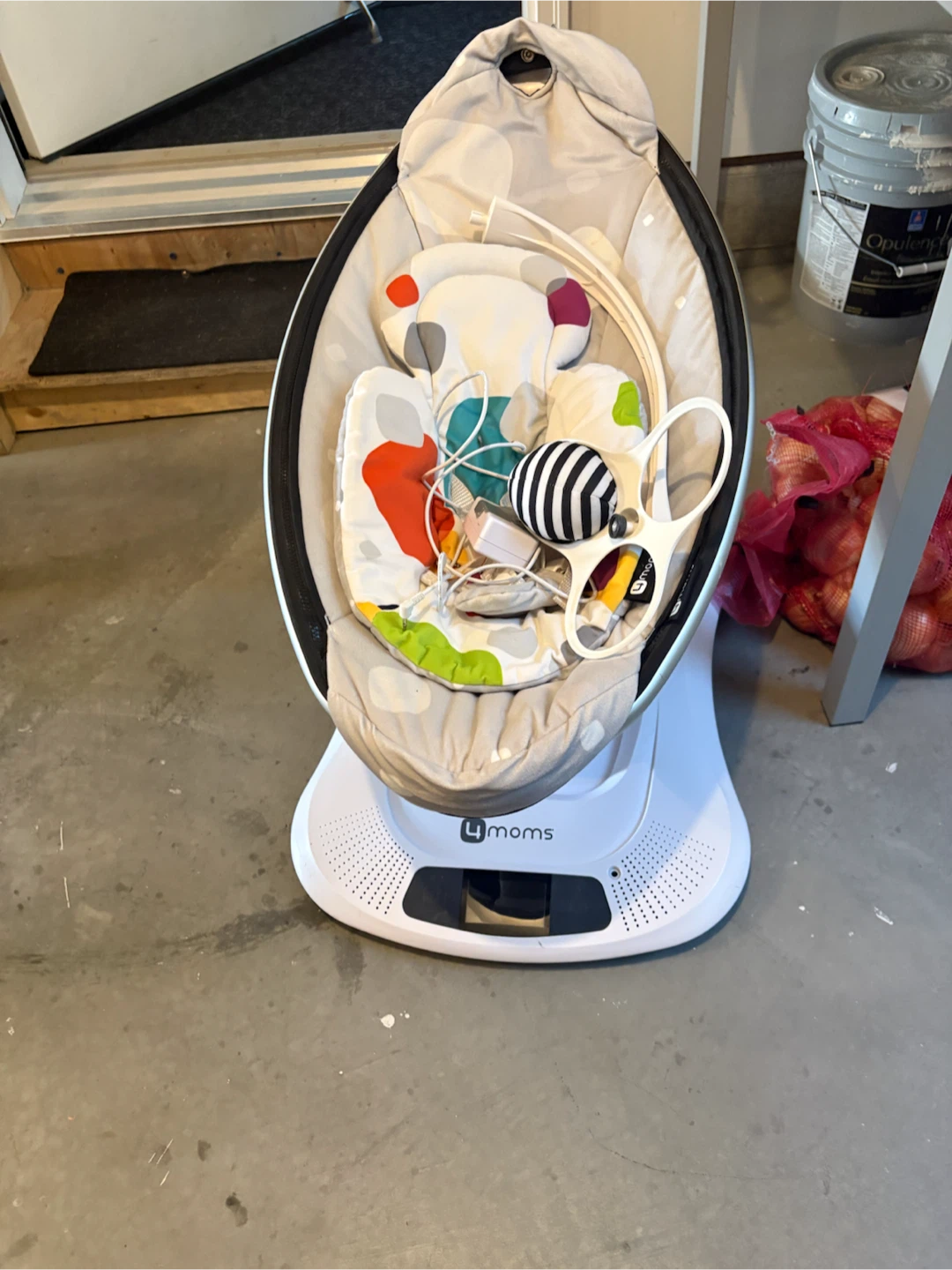 4moms MamaRoo baby swing - photo 3