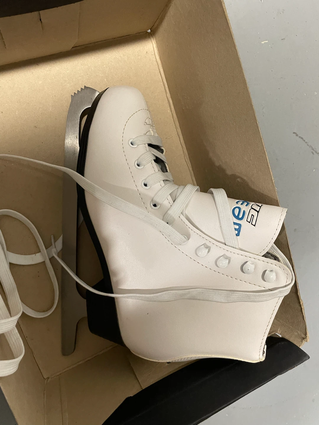 Vic Dream Figure Skates White US 8 - photo 2