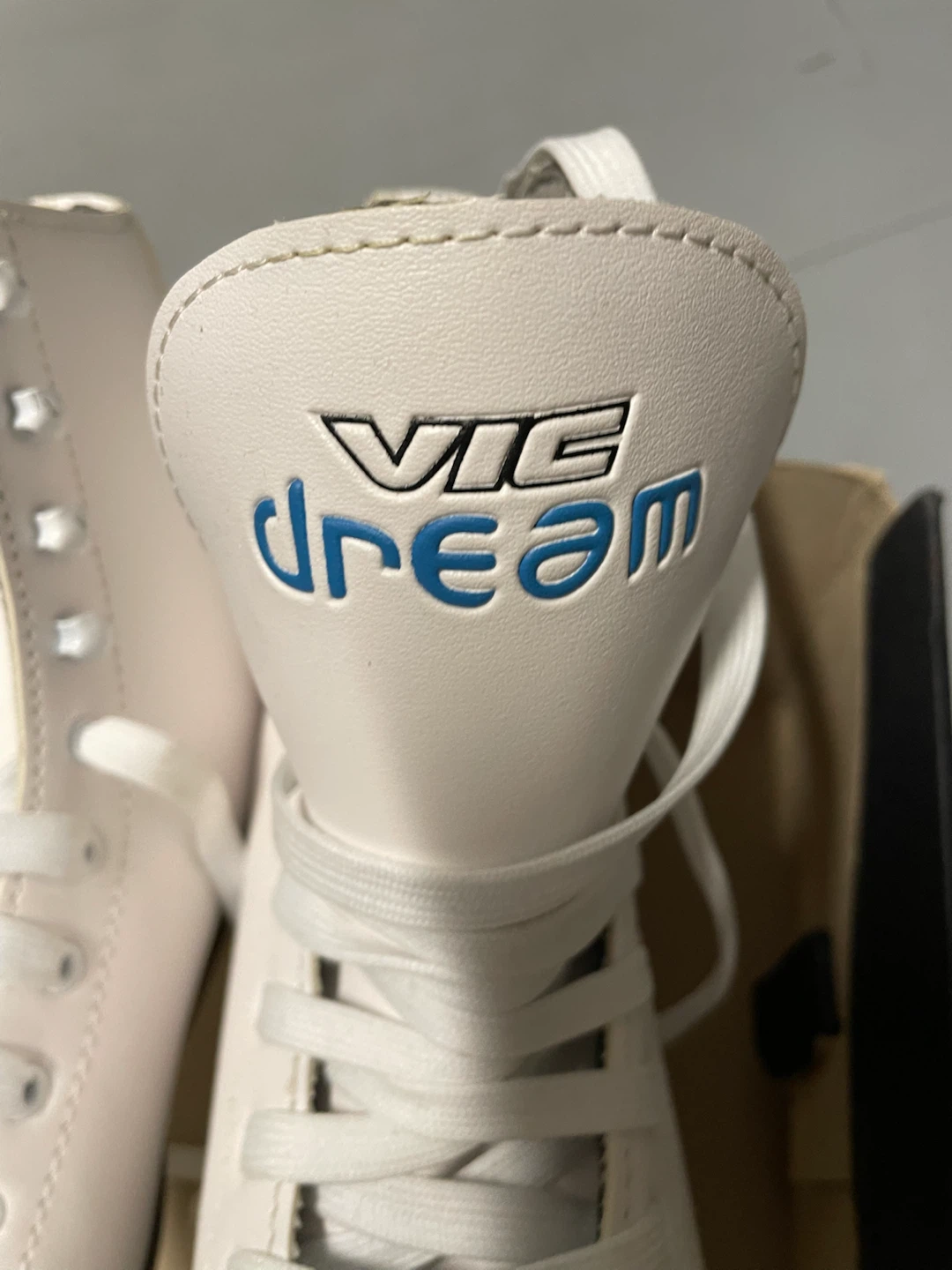 Vic Dream Figure Skates White US 8 - photo 4