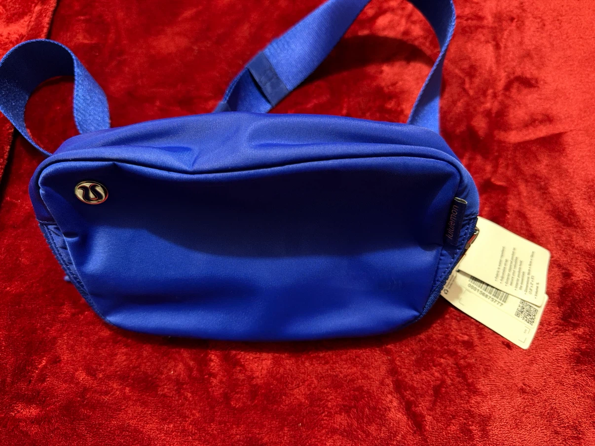 Lululemon Everywhere Belt Bag, Electric Blue