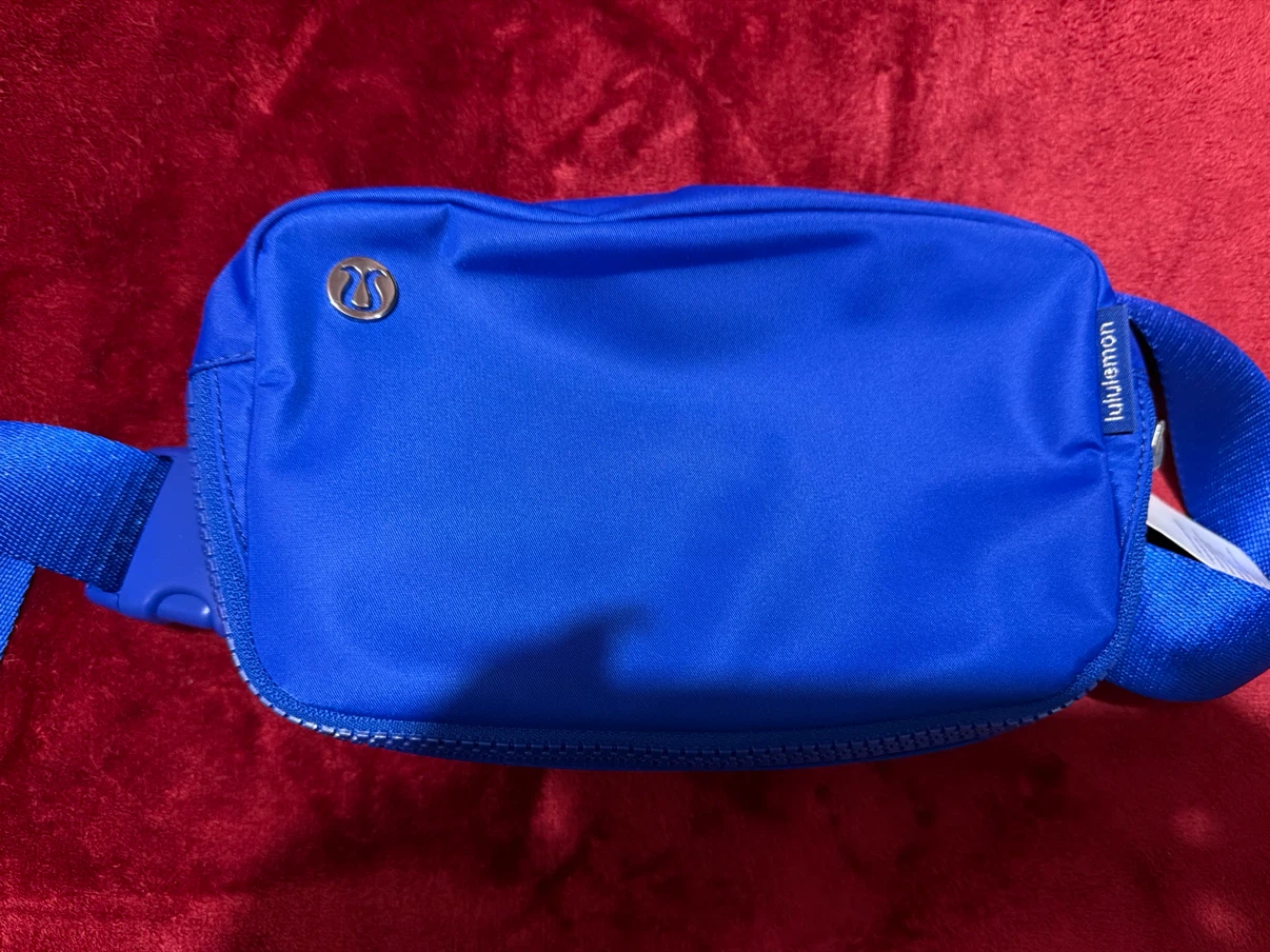 Lululemon Everywhere Belt Bag, Electric Blue - photo 2
