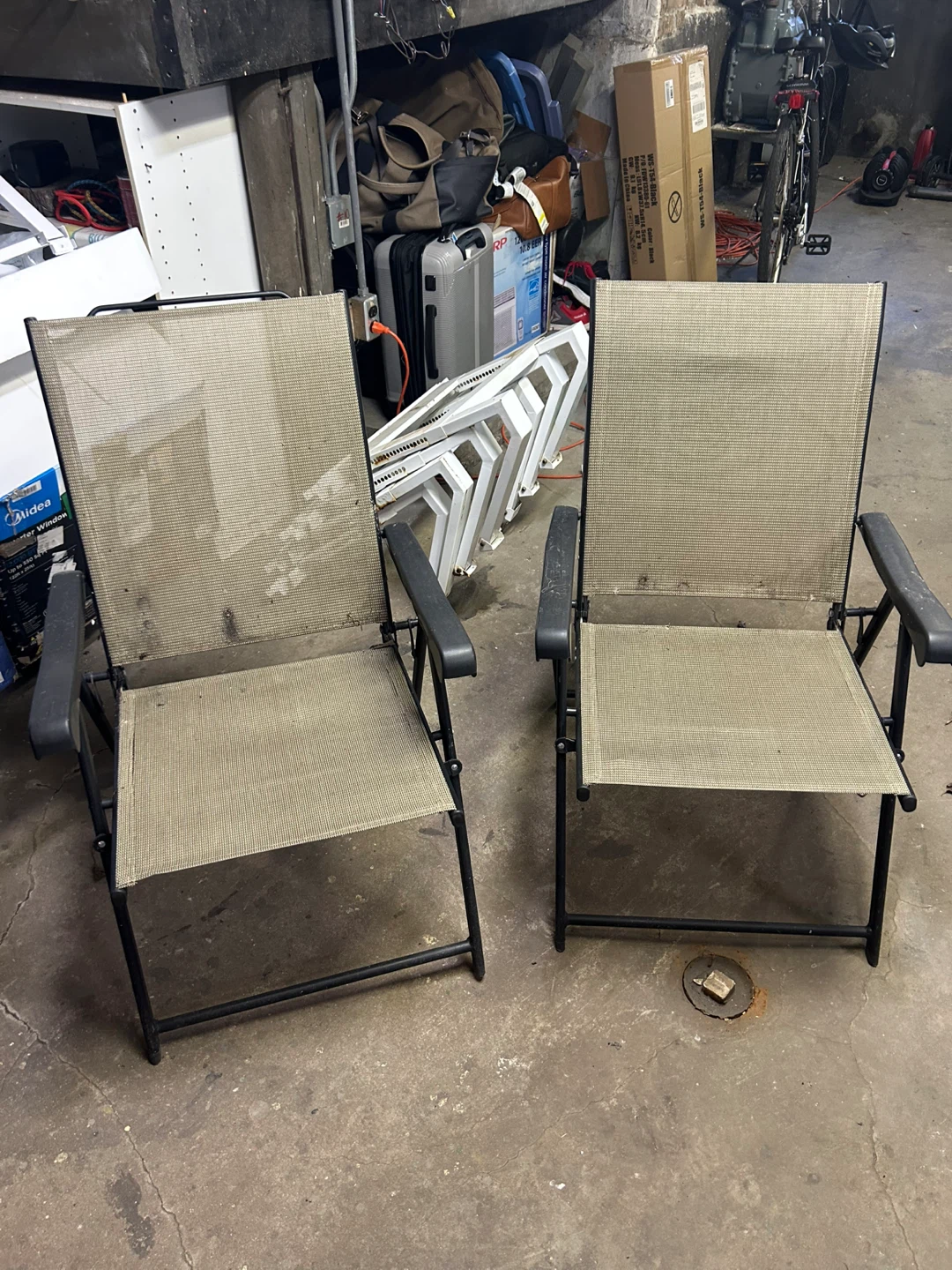 Set of 2 Folding Outdoor Chairs