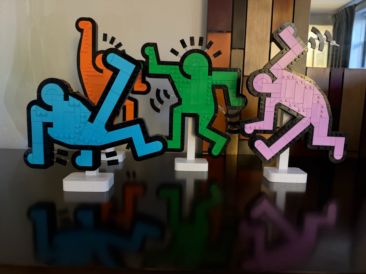 Set of 4 Keith Haring Style Lego Figures - photo 2
