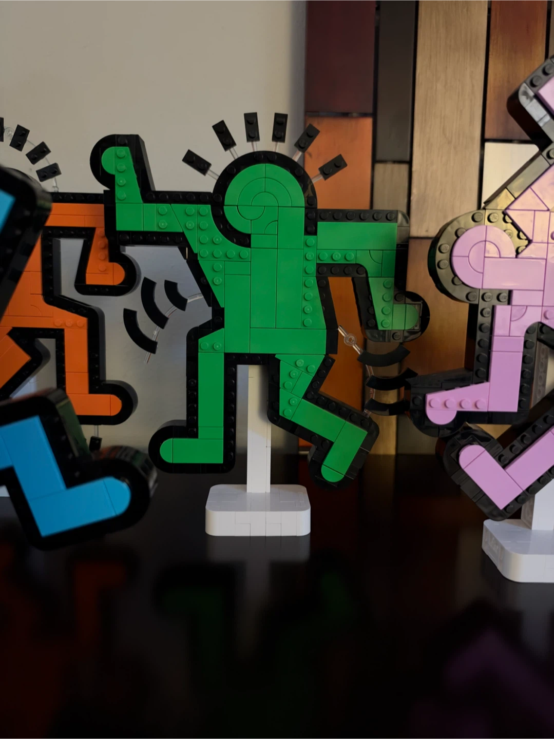 Set of 4 Keith Haring Style Lego Figures - photo 4