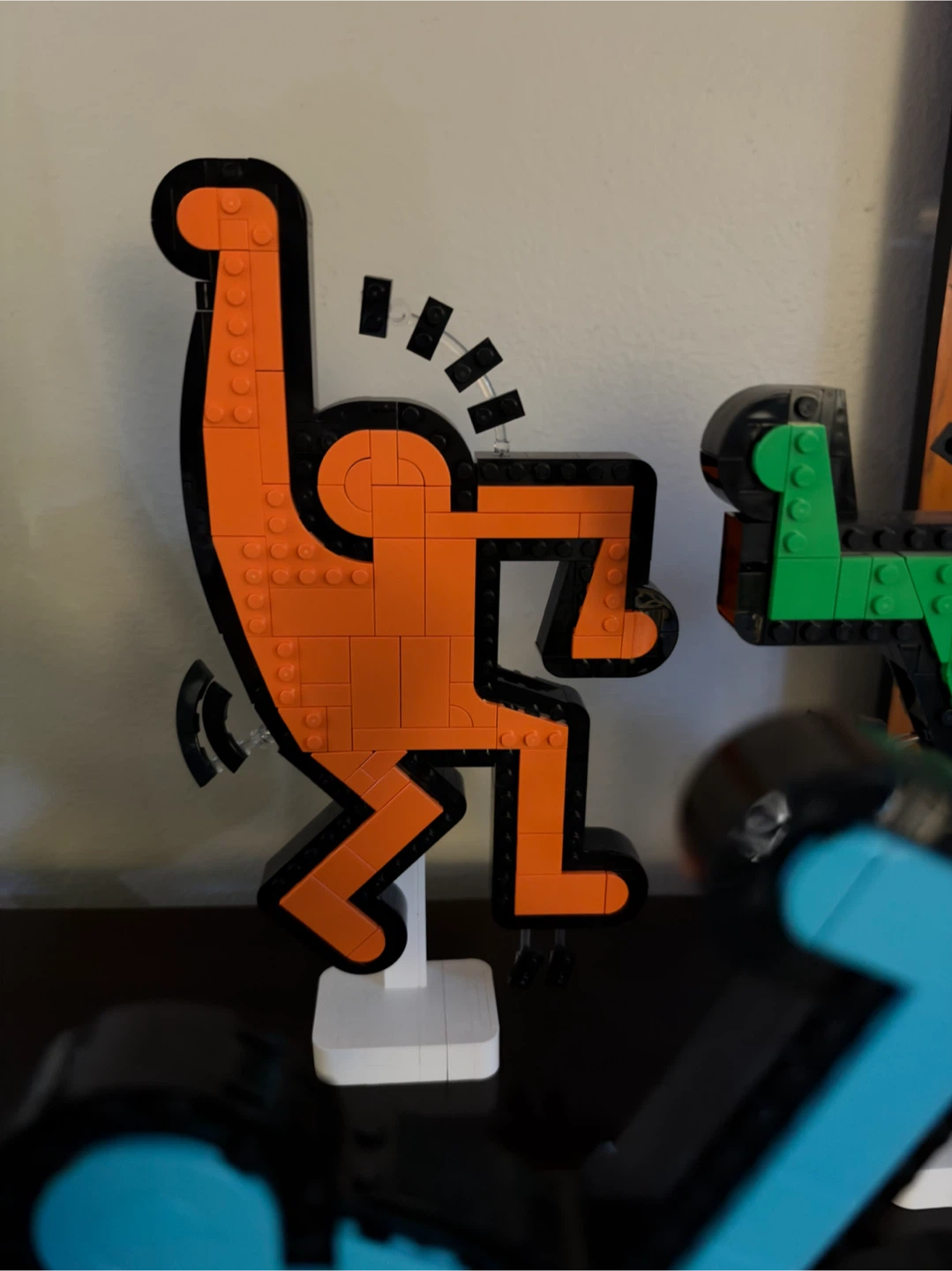 Set of 4 Keith Haring Style Lego Figures - photo 5