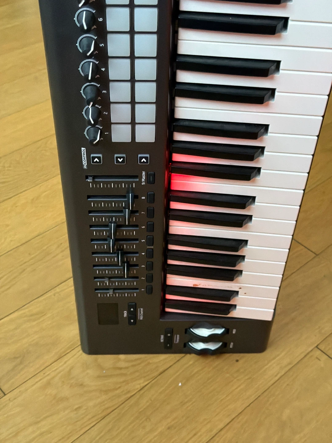 Novation Launchkey 61 MIDI Keyboard - photo 2