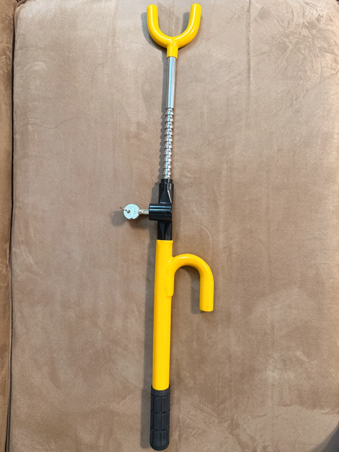 Bag, Steering lock, Allen Wrench set key and Pillows - photo 5