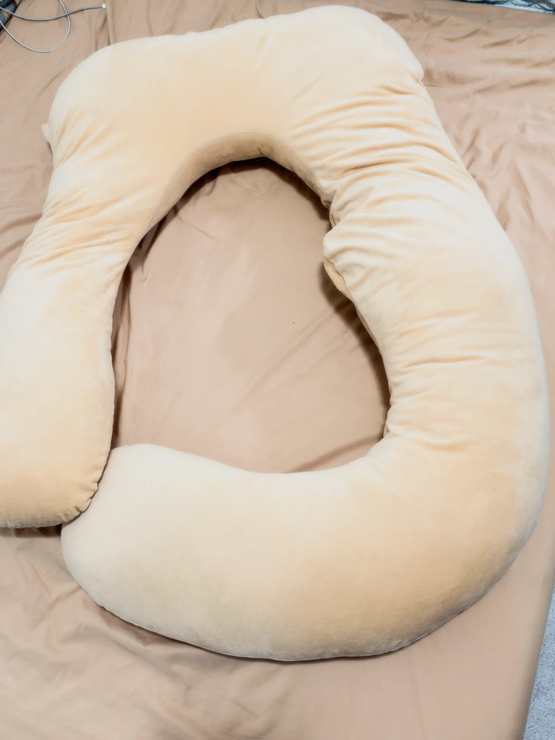 U-Shaped Pregnancy Body Pillow, Beige