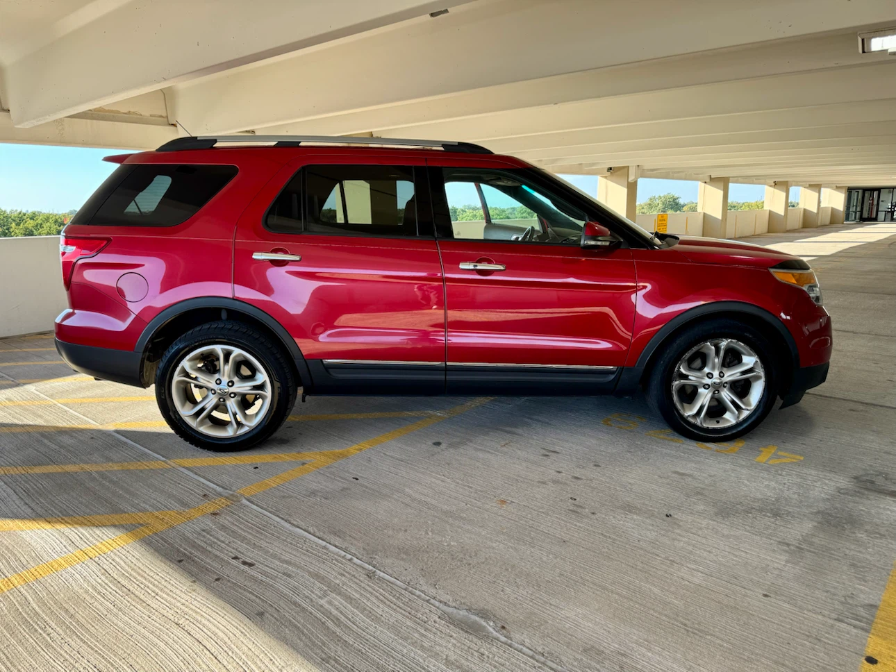 2011 Ford Explorer Limited - photo 3