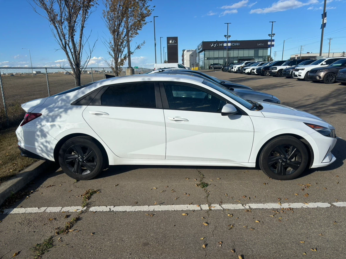 2021 Hyundai Elantra Preferred - photo 2
