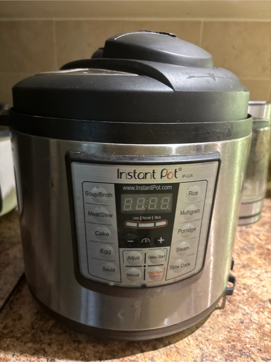 Instant Pot IP-LUX Pressure Cooker