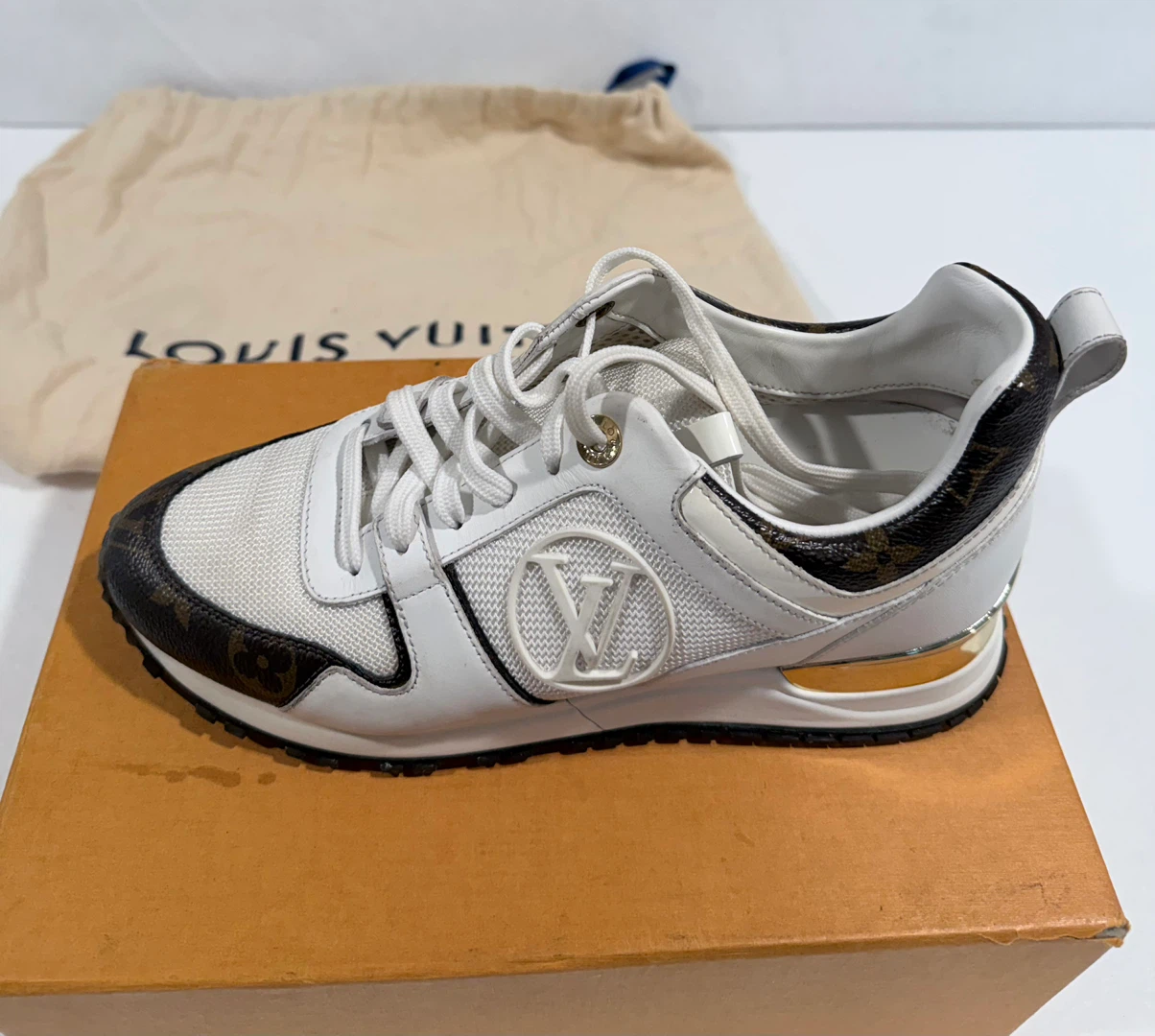Louis Vuitton Run Away Sneakers White Size 36