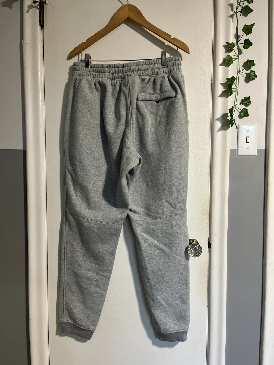 Men’s under armour sweats - L - photo 2