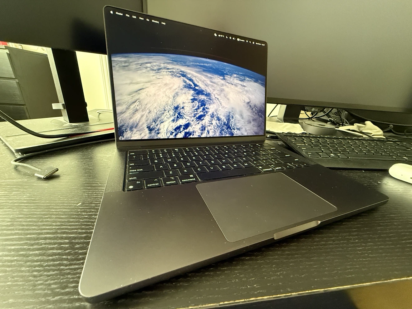 MacBook Pro 14” - photo 2