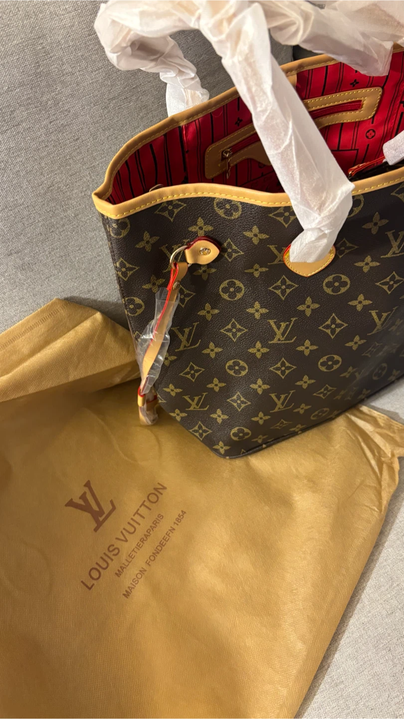 Louis Vuitton Neverfull Tote Bag