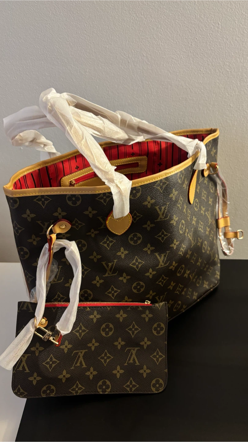 Louis Vuitton Neverfull Tote Bag - photo 4
