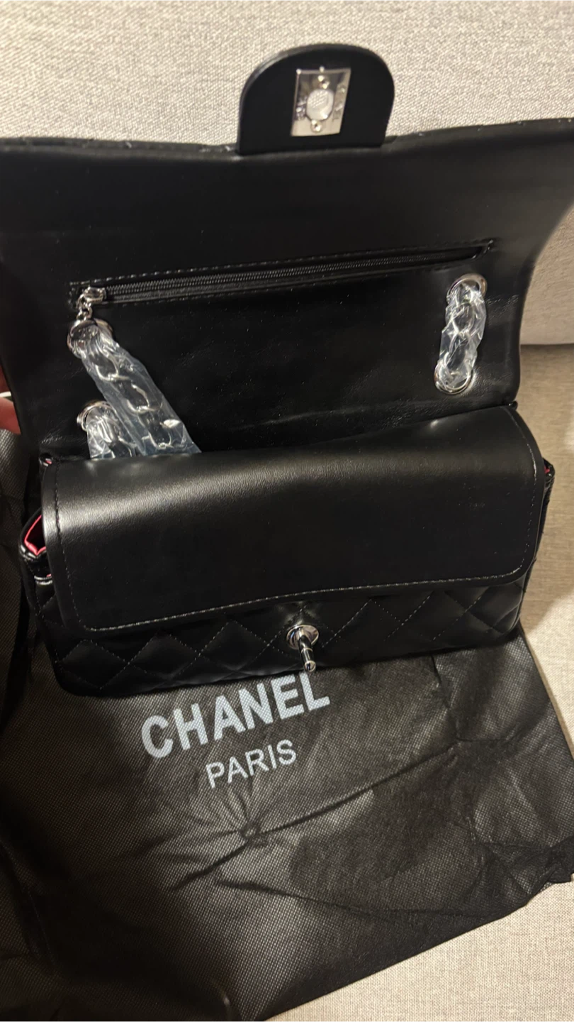 Chanel Classic Flap Bag - photo 2