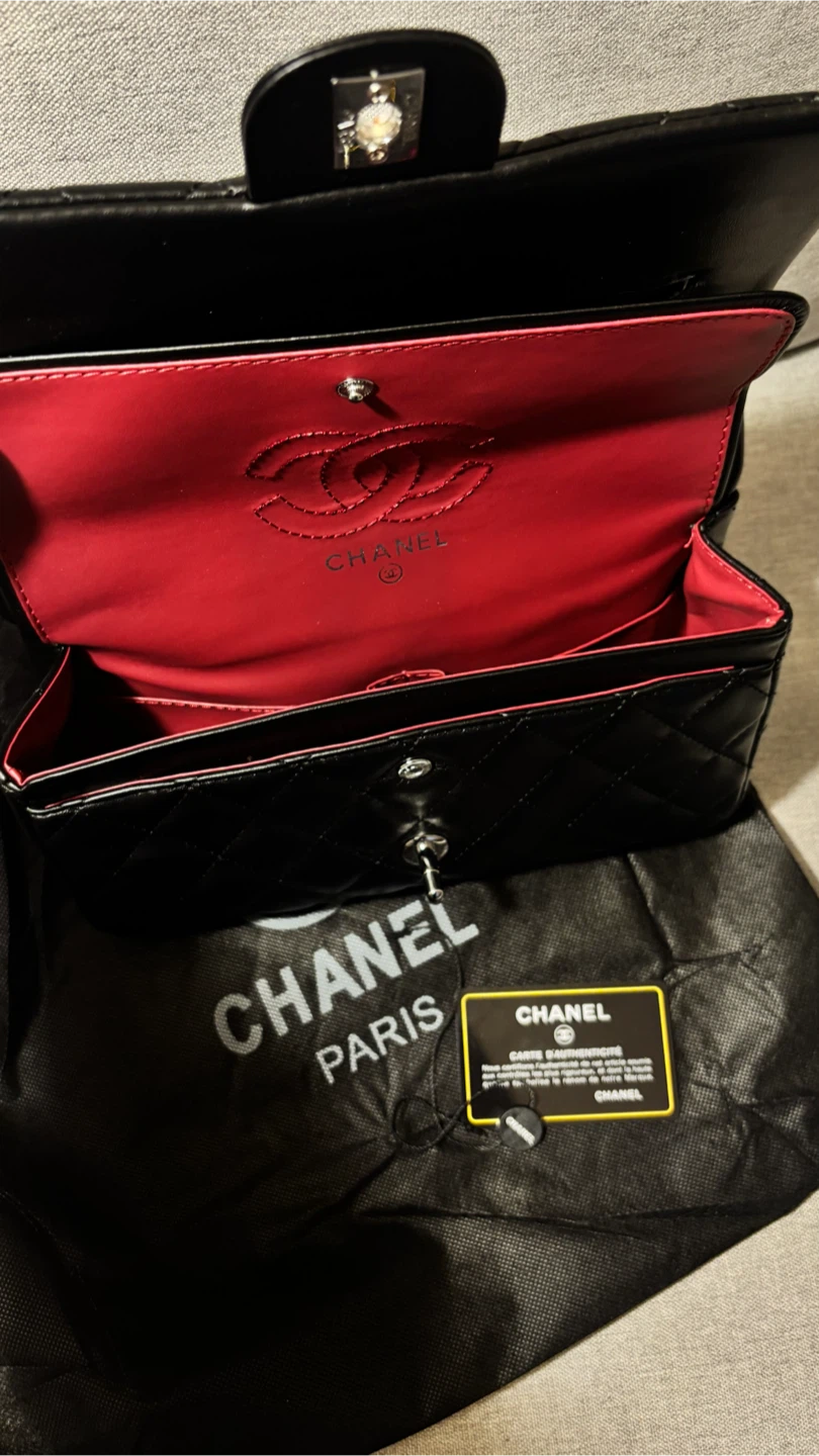 Chanel Classic Flap Bag - photo 4