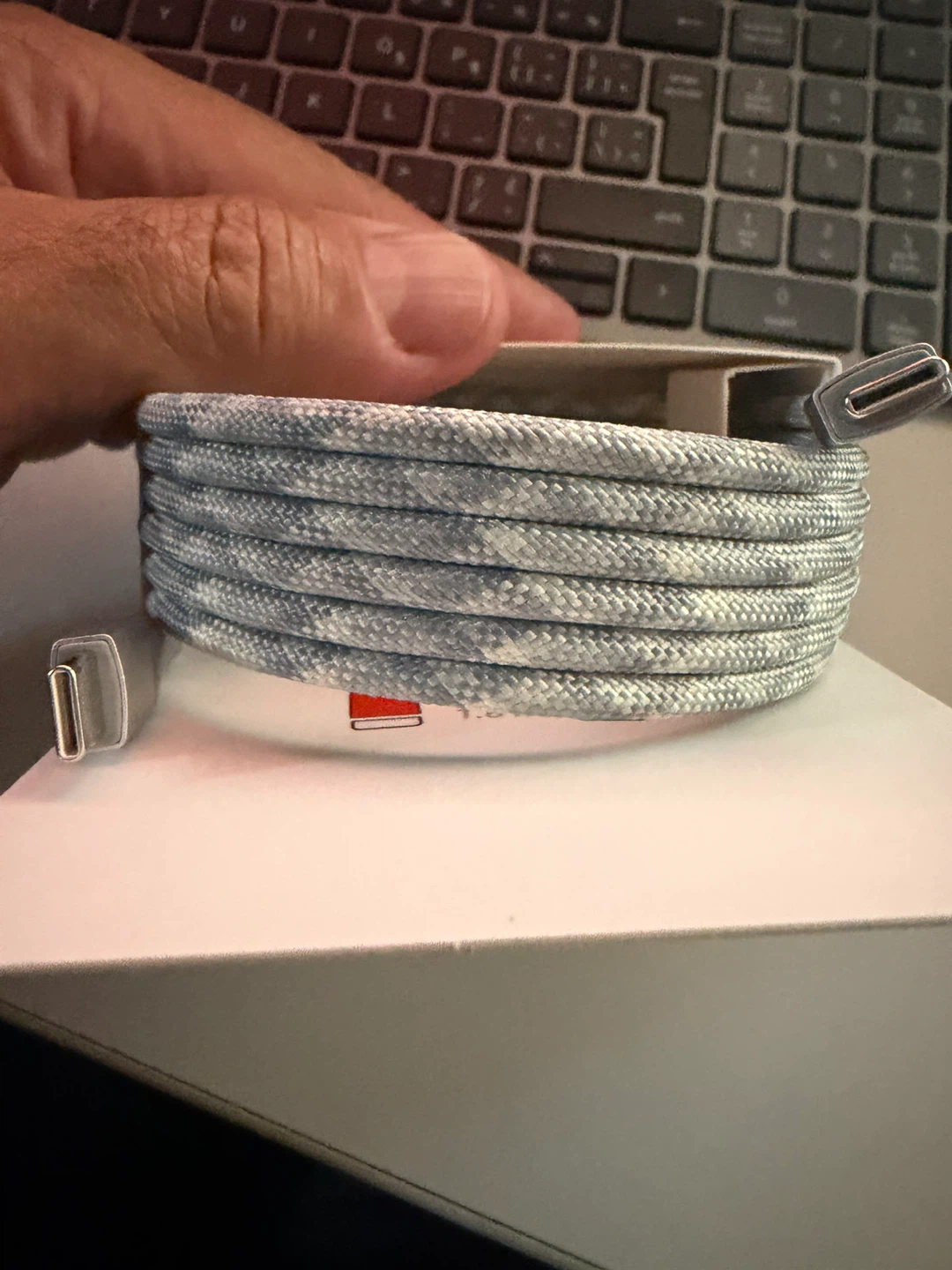 Scosche MagStack USB-C to USB-C Tangle-Free Cable - photo 2