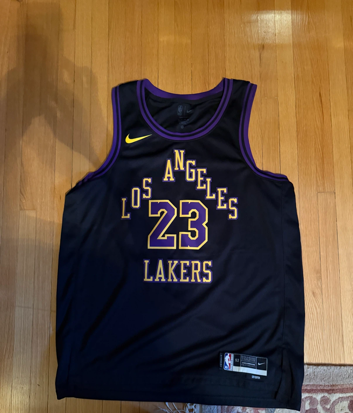 Nike Los Angeles Lakers LeBron James Jersey