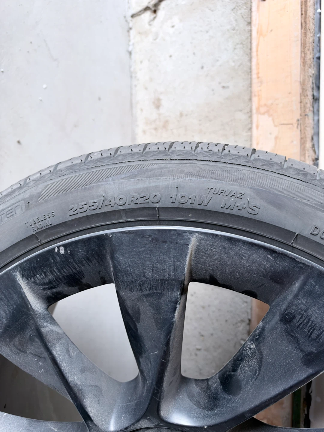 4x Tesla Induction Wheels with all season tires 255/40R20 - photo 4