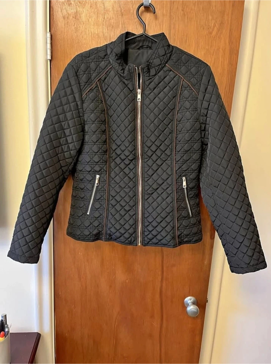 WOMEN'S QUILTED JACKET with Gold Zipper. Size M
