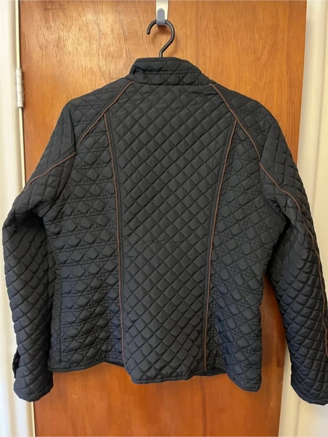 WOMEN'S QUILTED JACKET with Gold Zipper. Size M - photo 2