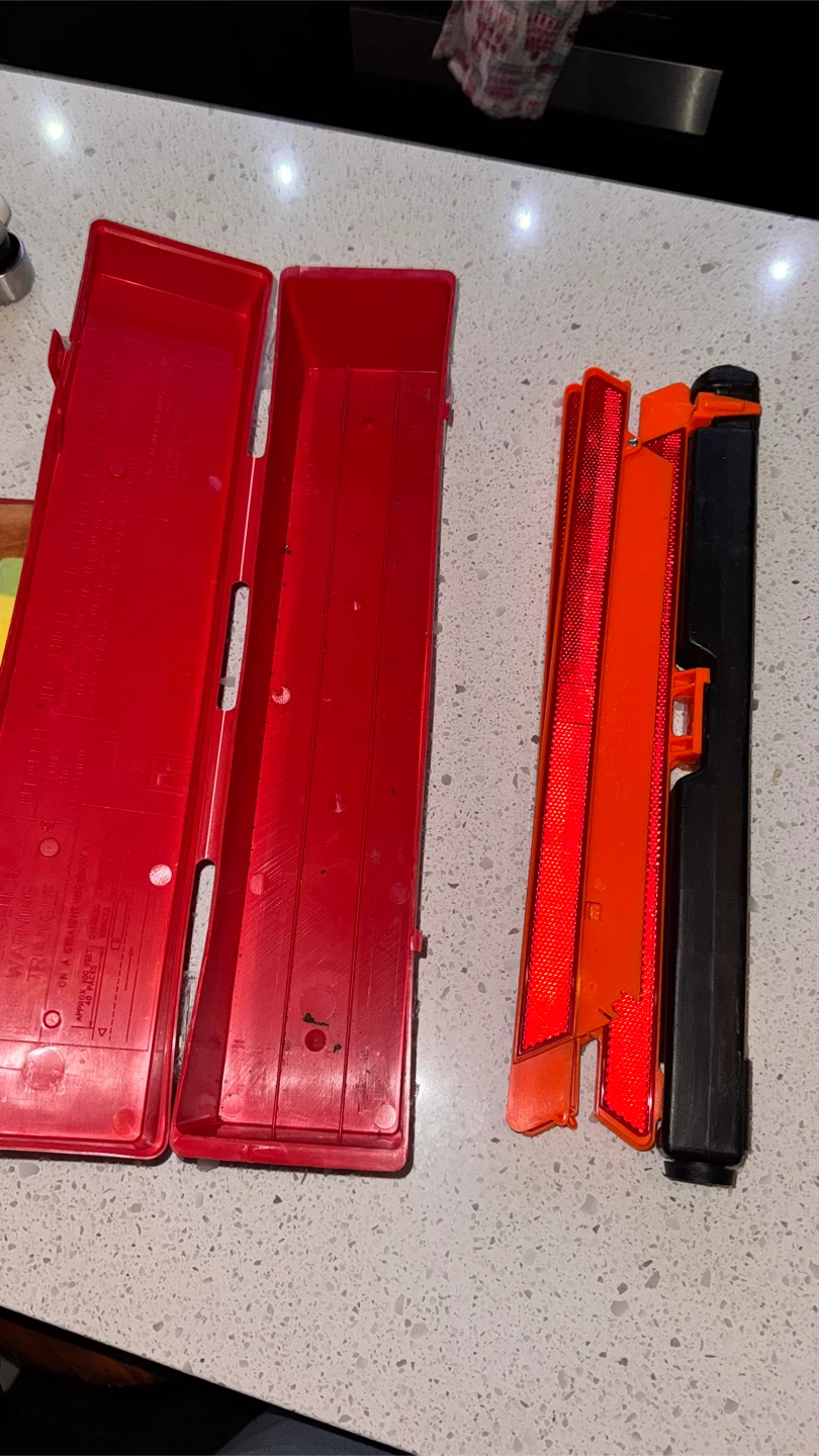 Emergency Road Safety Reflector Triangle - photo 3