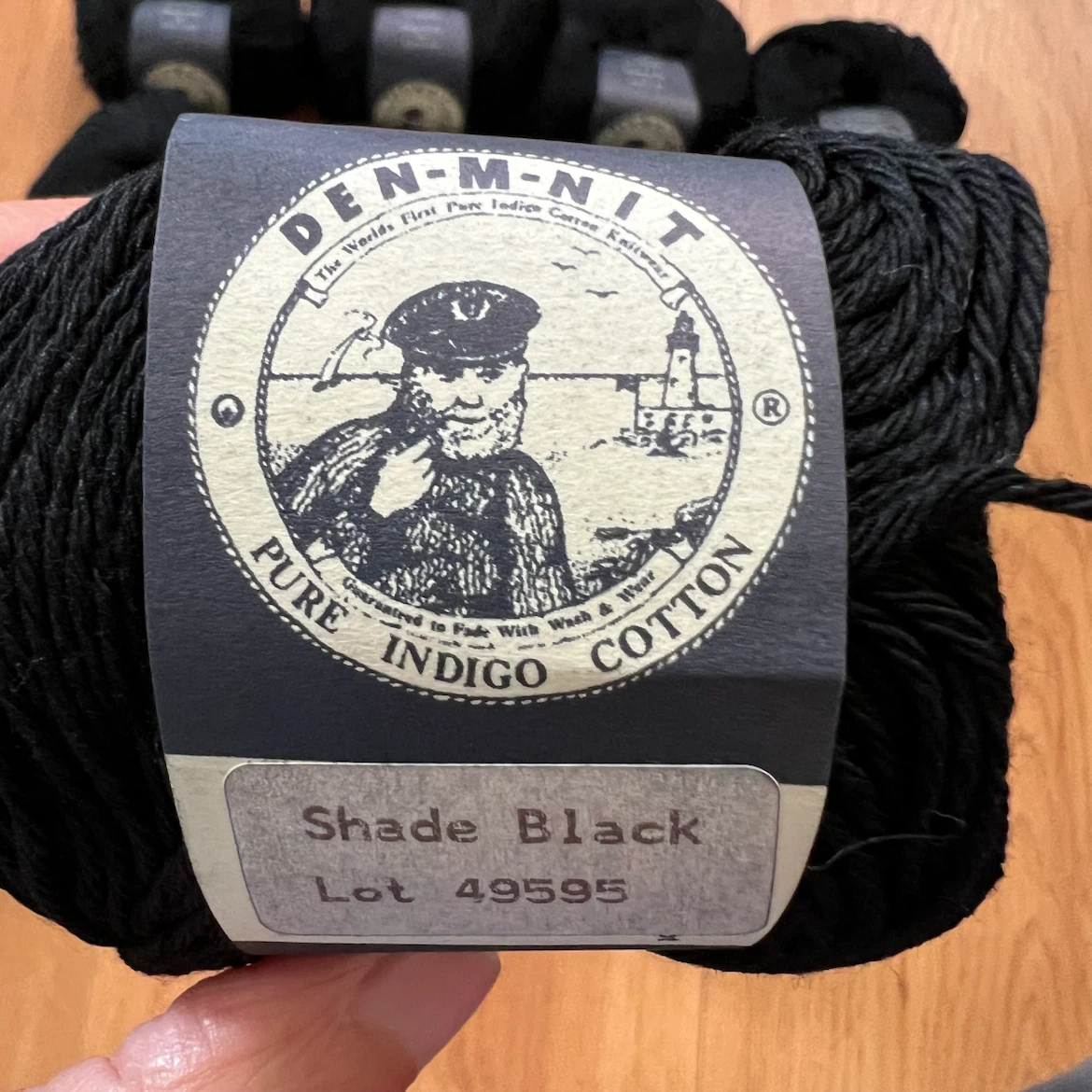 16 Skeins Den-M-Nit Pure Indigo Cotton Yarn - Black - photo 2