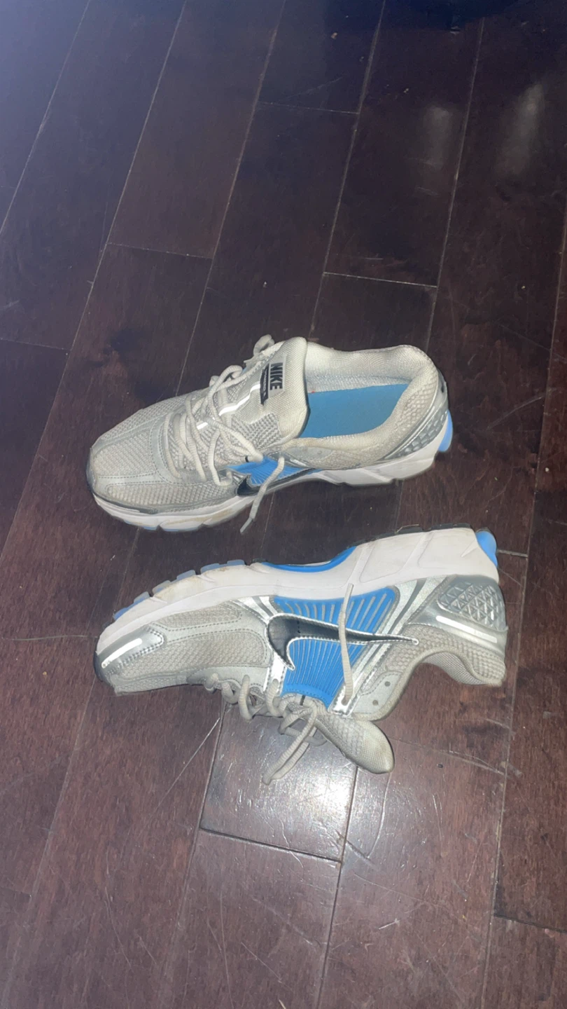 Nike Vomero 5 Running Shoes