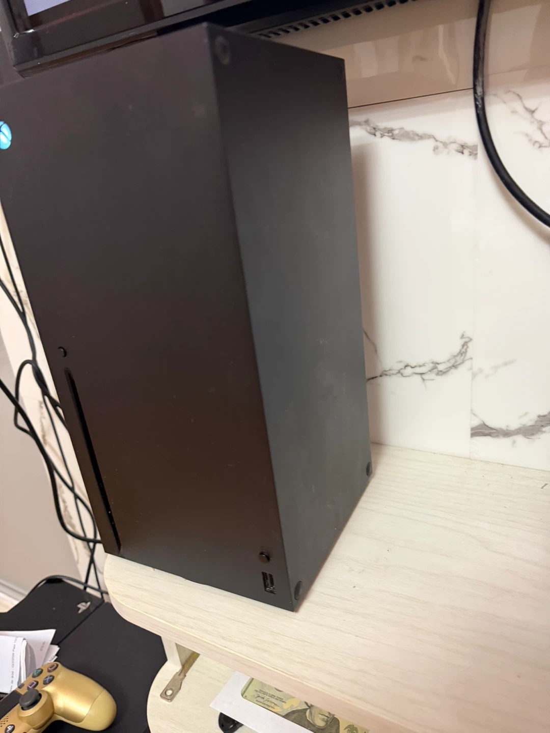 Xbox Series X console with white wireless controller - photo 2