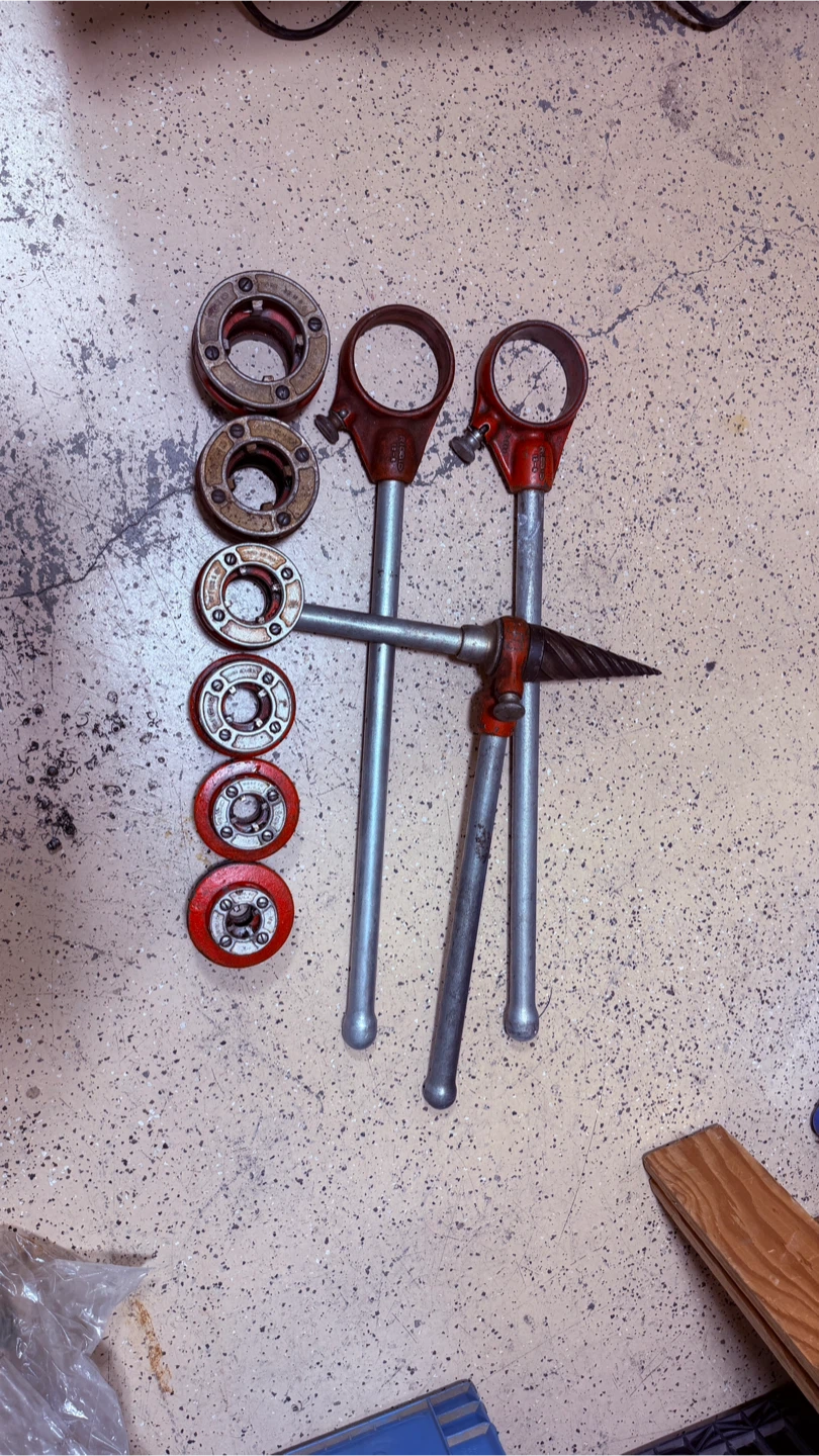 Ridgid 12-R Ratchet Threader Set