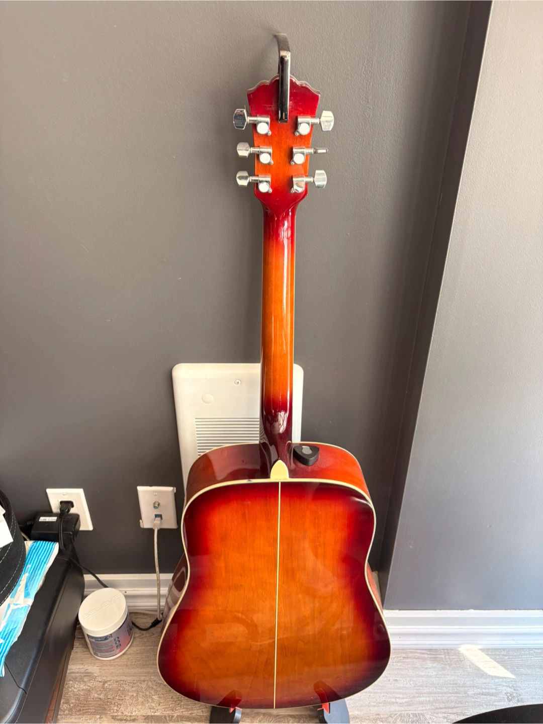Acoustic Guitar - photo 2