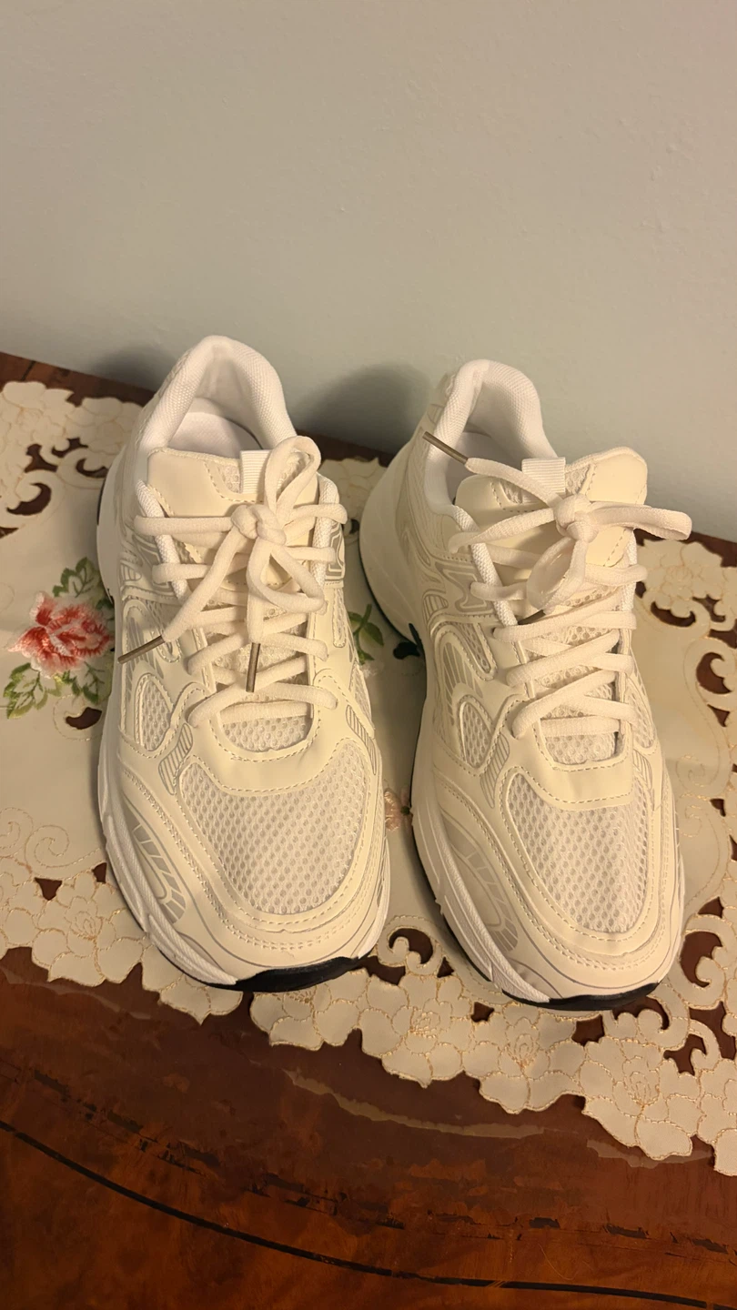 White Fashion Sport Sneakers