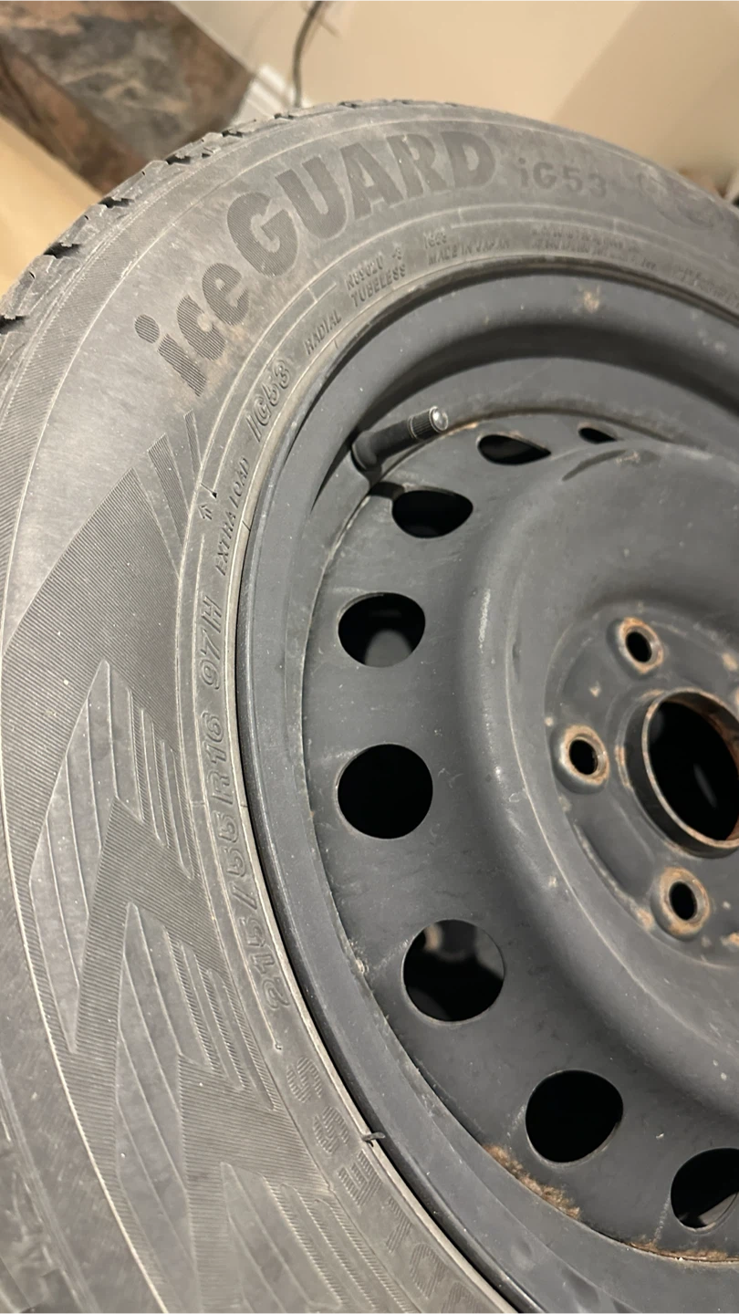 Set of 4 Yokohama iceGUARD iG53 Winter Tires 215/55R16 - photo 2