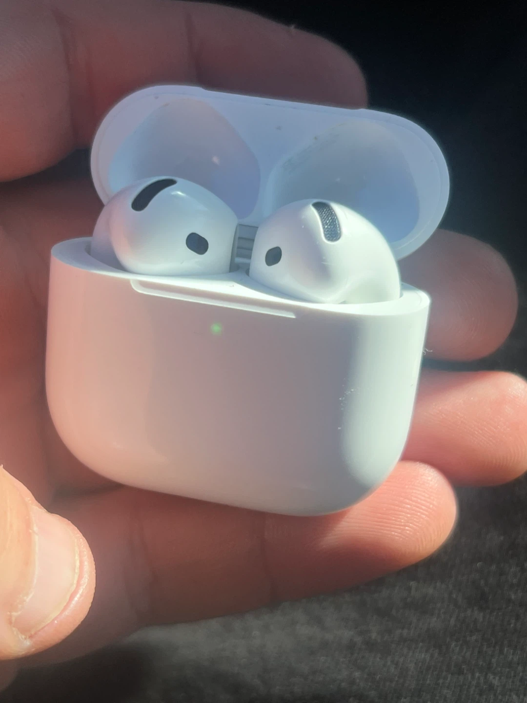 Apple AirPods 4th Generation noise cancelling