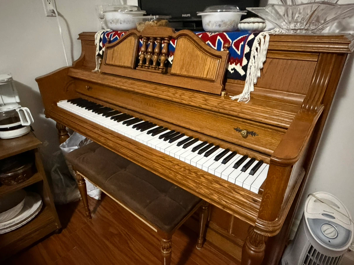 Young Chang Wood Console Piano - photo 2