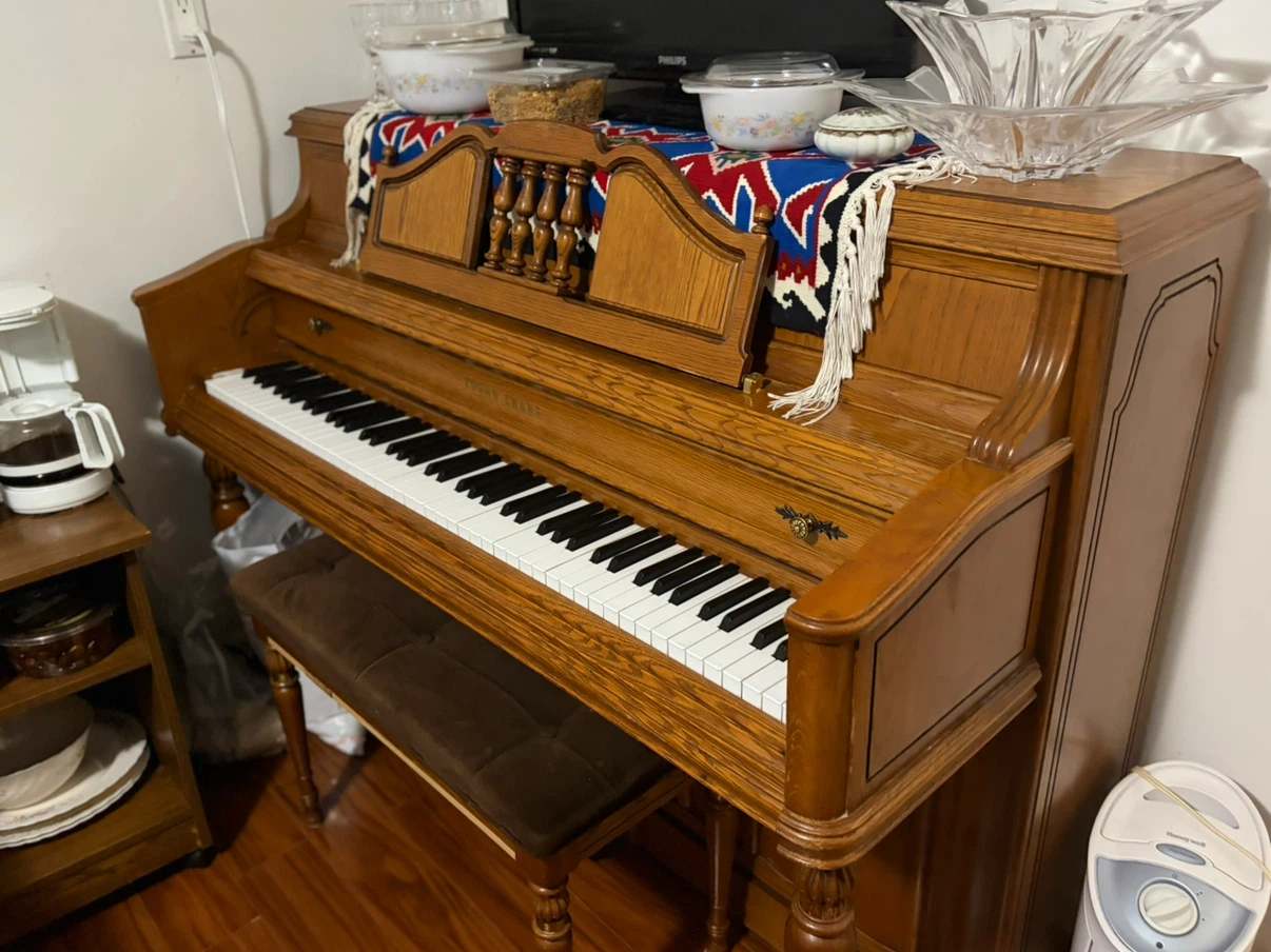 Young Chang Wood Console Piano - photo 3