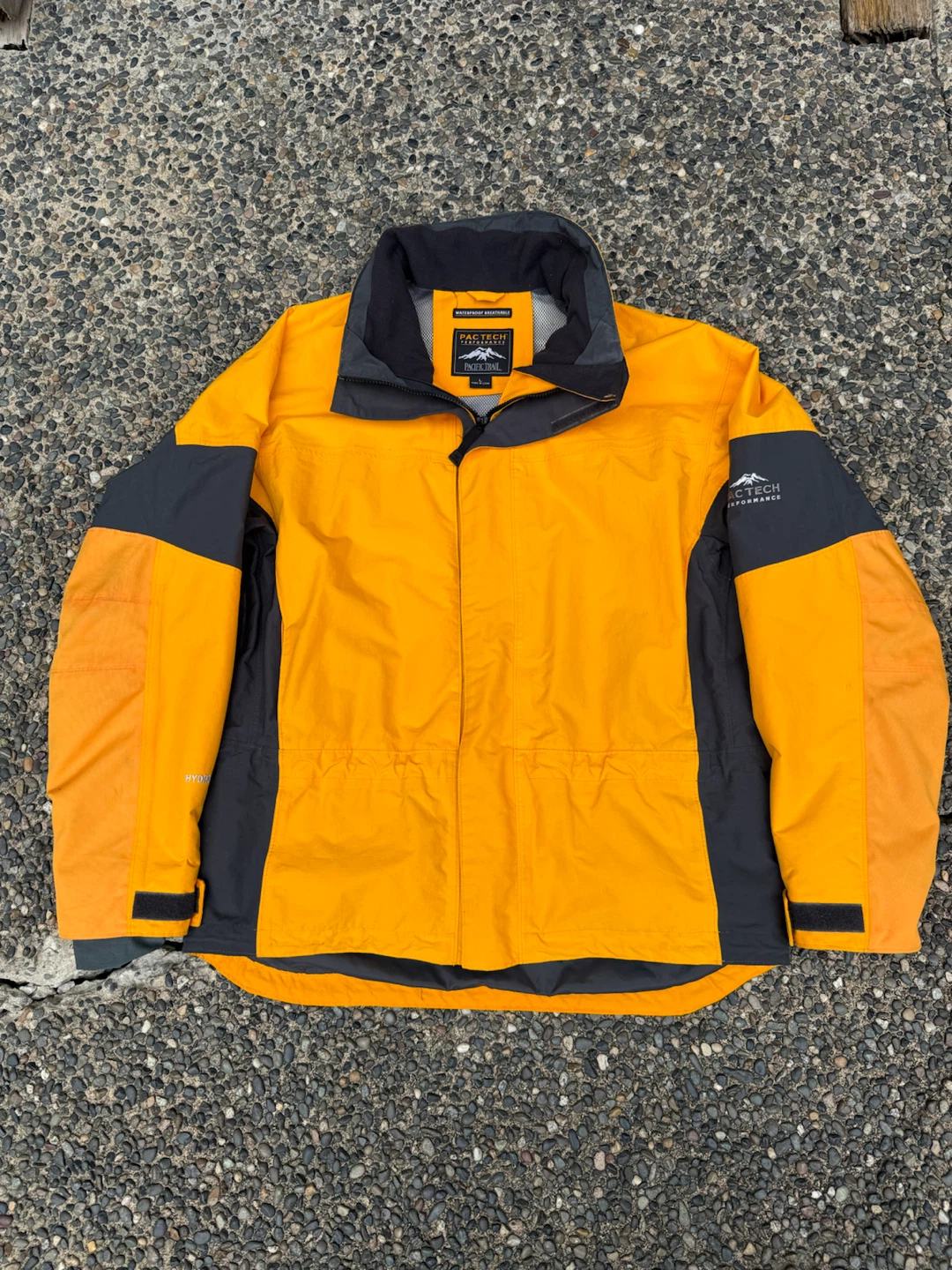 Men’s Yellow Pacific Trail Rain Jacket