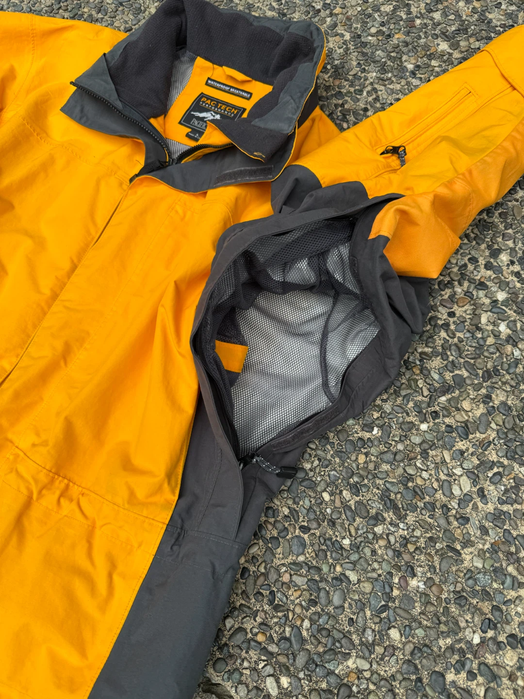 Men’s Yellow Pacific Trail Rain Jacket - photo 5