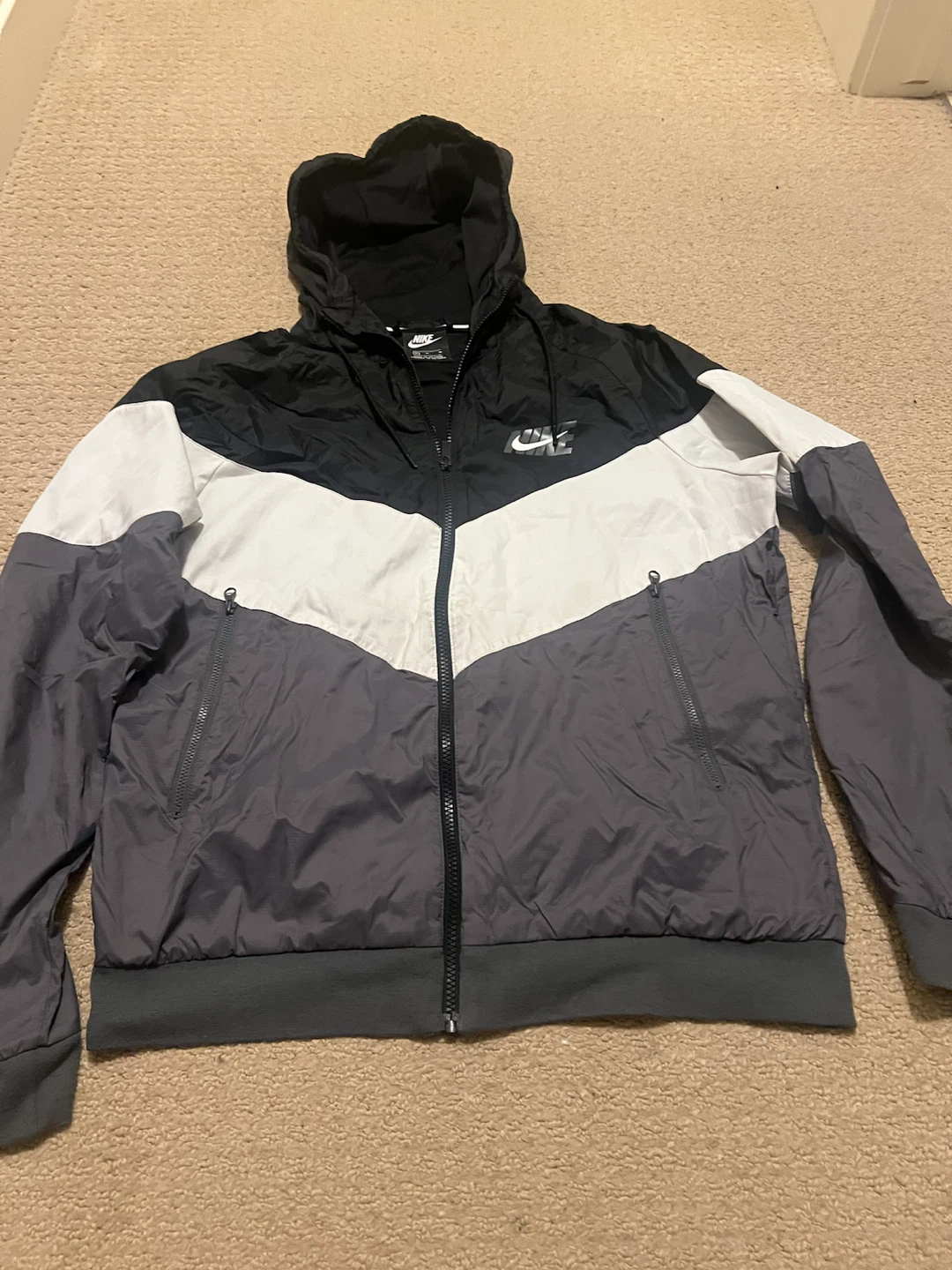 Nike Windrunner Jacket - Black/Grey