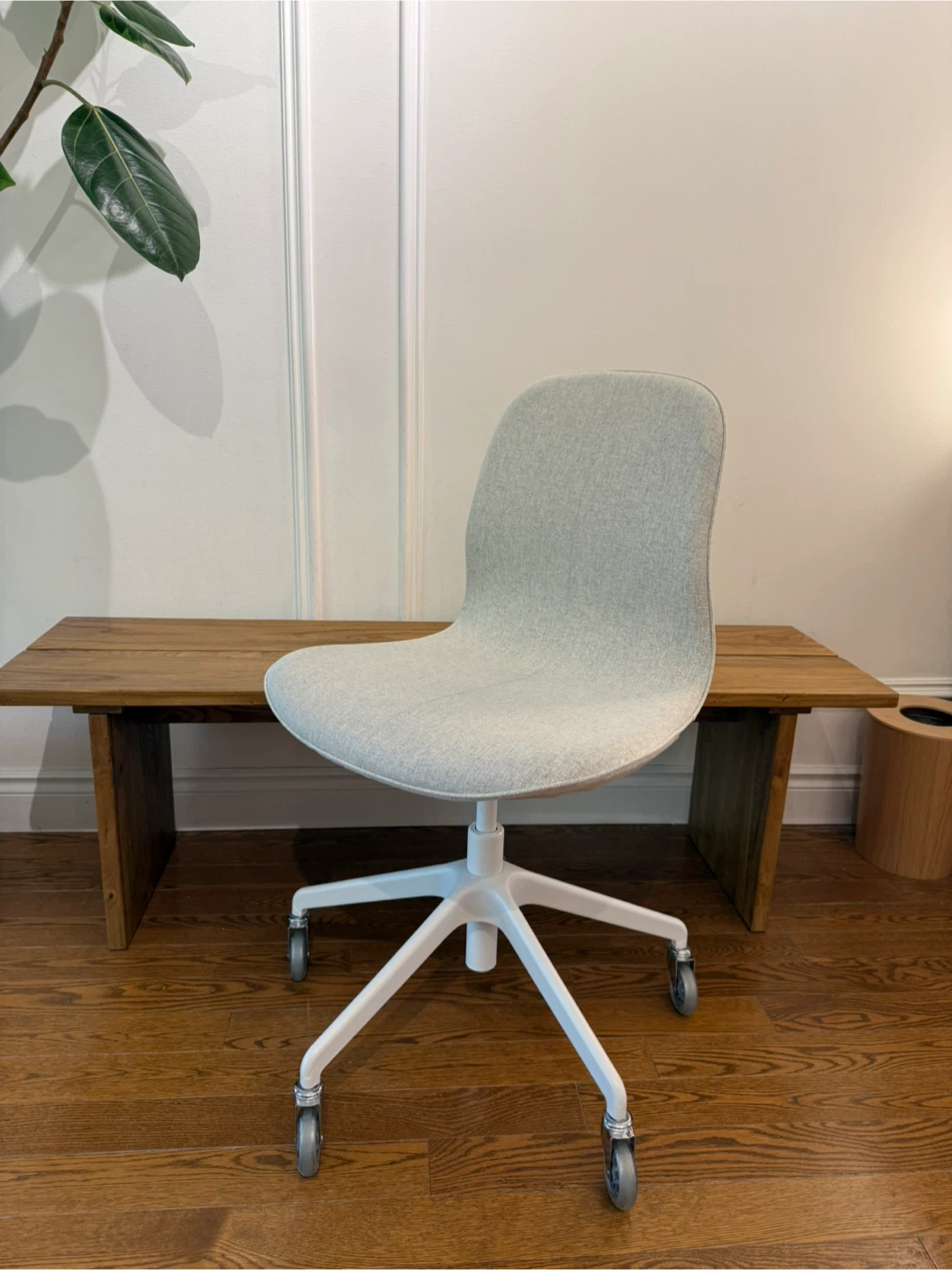 IKEA LÅNGFJÄLL Conference Chair - Gunnared beige/white - photo 3