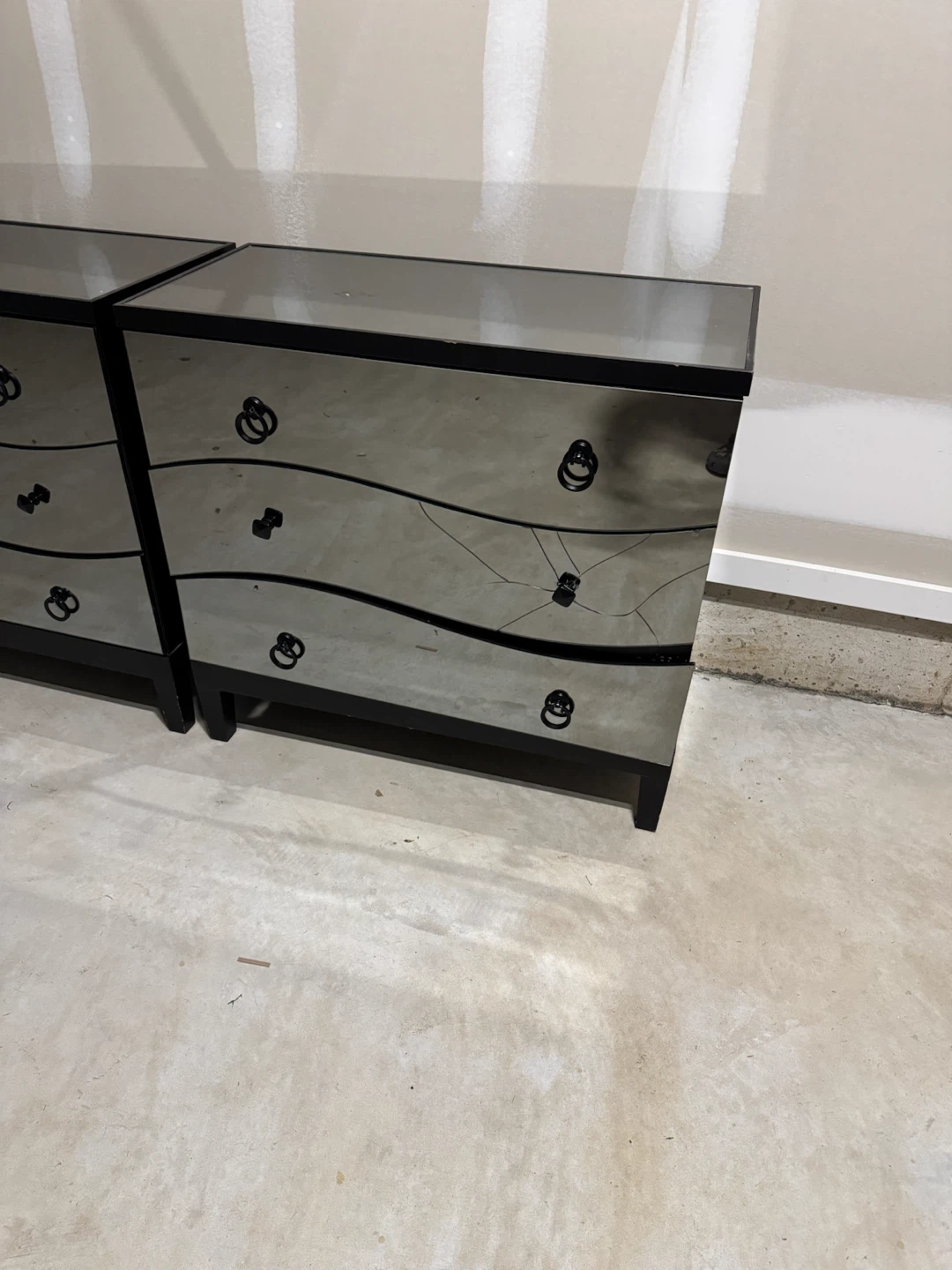 Mirrored 3-Drawer Nightstand - photo 4